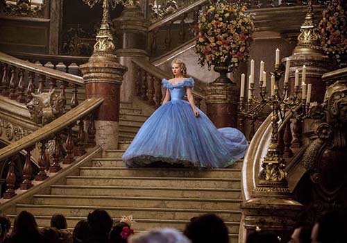 电影|走进新版《灰姑娘》的童话世界_《青年文摘》杂志唯一官方网站